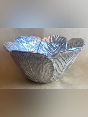 Beatriz Ball Medium sized Garden Cabbage Bowl- Aluminum Alloy EUC
